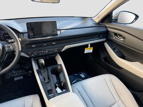 New 2025 Honda Accord SE image 17