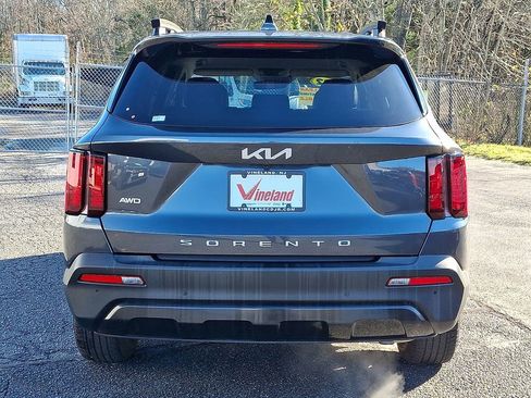 Used 2022 Kia Sorento S image 5