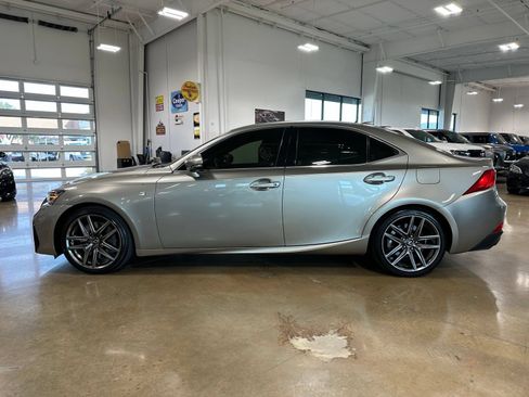 Used 2019 Lexus IS 350 F Sport w/ F Sport Package RWD image 5