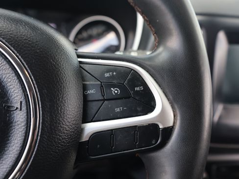 Used 2021 Jeep Compass Latitude FWD image 21