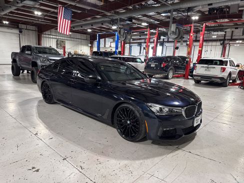 Used 2019 BMW 740i w/ M Sport Package image 9