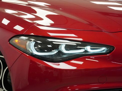 Used 2024 Alfa Romeo Giulia Veloce image 6