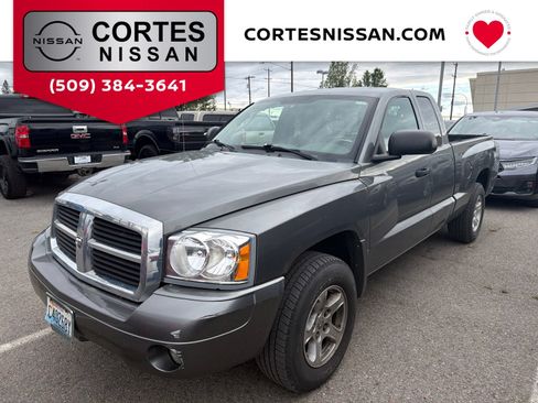 Used 2007 Dodge Dakota SLT w/ Trailer Tow Group AWD/4WD image 1