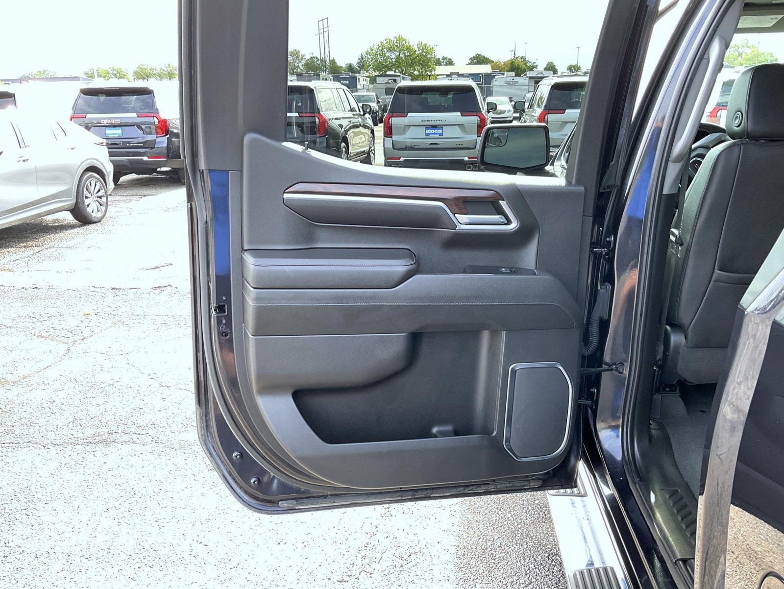 Certified 2022 GMC Sierra 1500 SLT w/ SLT Convenience Package AWD/4WD image 24