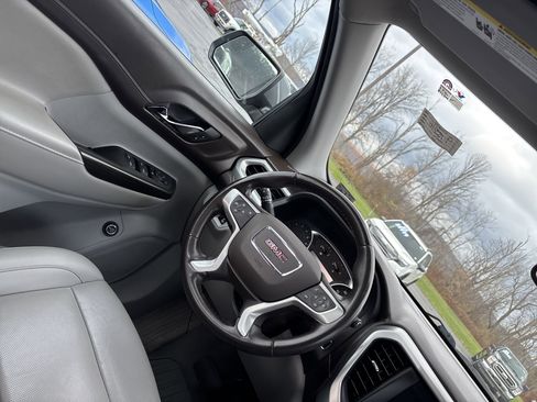 Used 2023 GMC Acadia SLT image 61