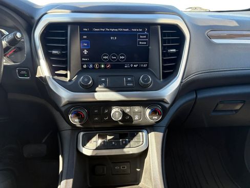 Used 2023 GMC Acadia SLE image 15