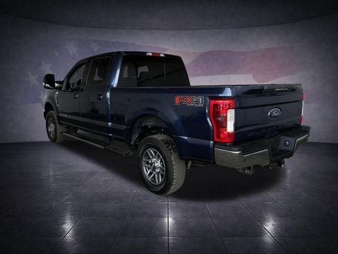Used 2017 Ford F250 Lariat w/ Lariat Value Package image 3