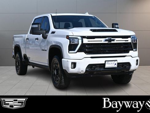 Used 2024 Chevrolet Silverado 2500 LTZ w/ LTZ Plus Package image 3
