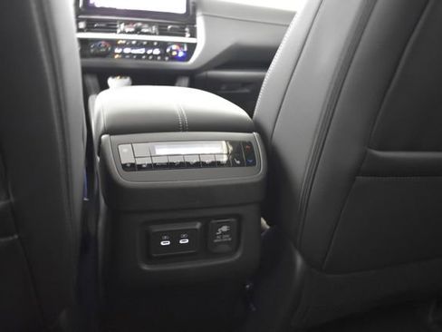 New 2026 Nissan Pathfinder Platinum AWD/4WD image 31