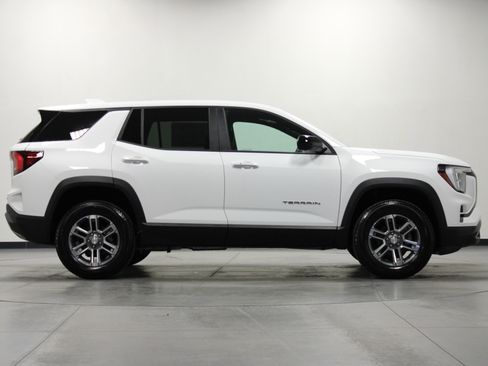 New 2026 GMC Terrain Elevation w/ Technology Package II FWD image 3