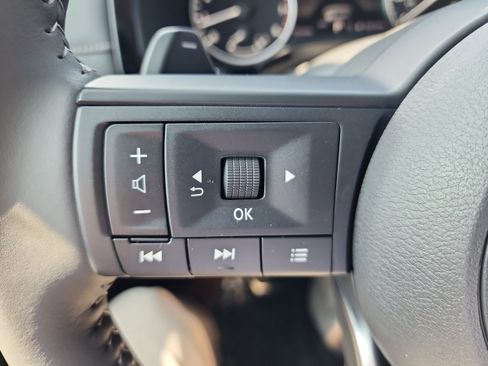 New 2025 Nissan Pathfinder SV image 19