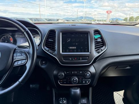 Used 2021 Jeep Cherokee Trailhawk AWD/4WD image 25
