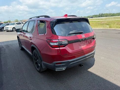 Used 2025 Honda Pilot Black Edition image 5