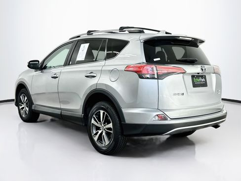 Used 2018 Toyota RAV4 XLE w/ Plus Extra Value Package AWD/4WD image 5