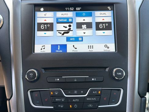 Used 2017 Ford Fusion Energi SE image 33