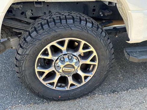 Used 2022 Ford F350 Lariat w/ FX4 Off-Road Package image 5