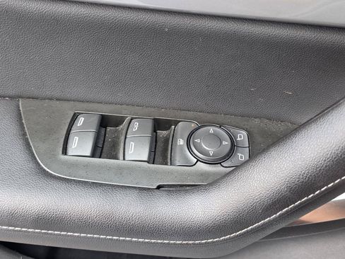 Used 2025 Chevrolet Blazer LT FWD image 27