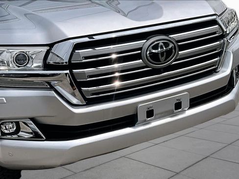 Used 2021 Toyota Land Cruiser AWD/4WD image 30