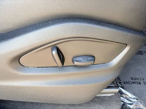 Used 2024 Porsche Cayenne AWD/4WD image 20
