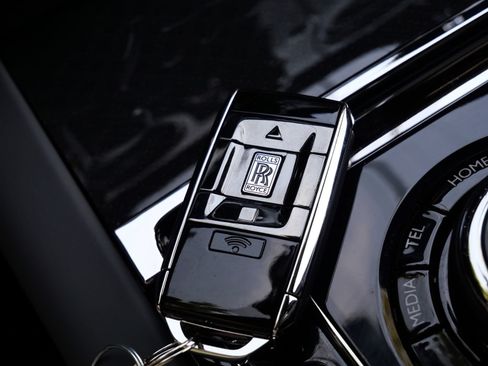 Certified 2026 Rolls-Royce Cullinan Black Badge AWD/4WD image 33