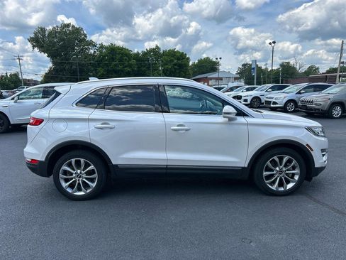 Used 2017 Lincoln MKC Select w/ Select Plus Package AWD/4WD image 4