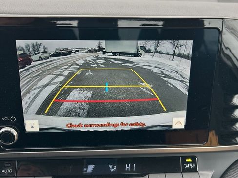 Used 2025 Toyota Camry LE image 5