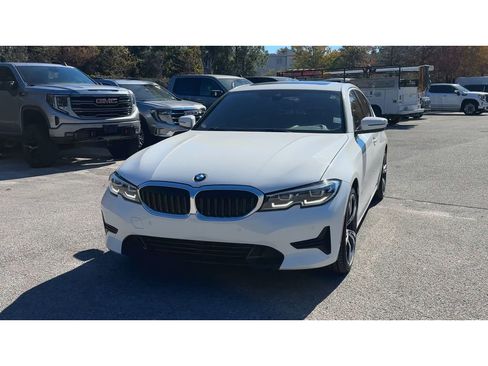 Used 2019 BMW 330i Sedan w/ Convenience Package image 3