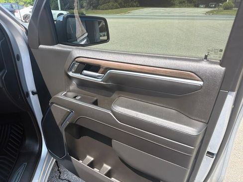 Certified 2022 Chevrolet Silverado 1500 LT AWD/4WD image 28