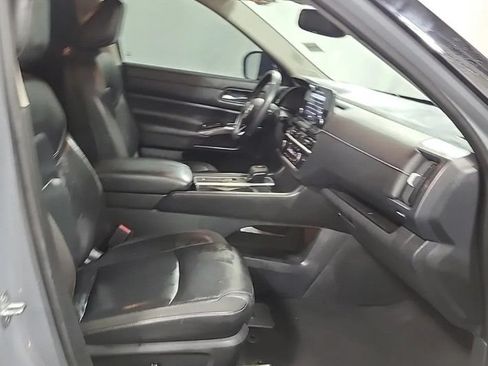 Used 2022 Nissan Pathfinder SL w/ SL Premium Package FWD image 11