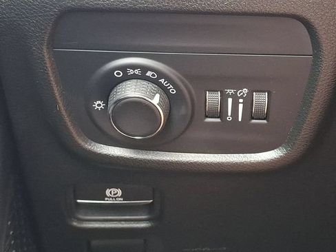 Used 2023 Jeep Grand Cherokee Laredo X AWD/4WD image 24