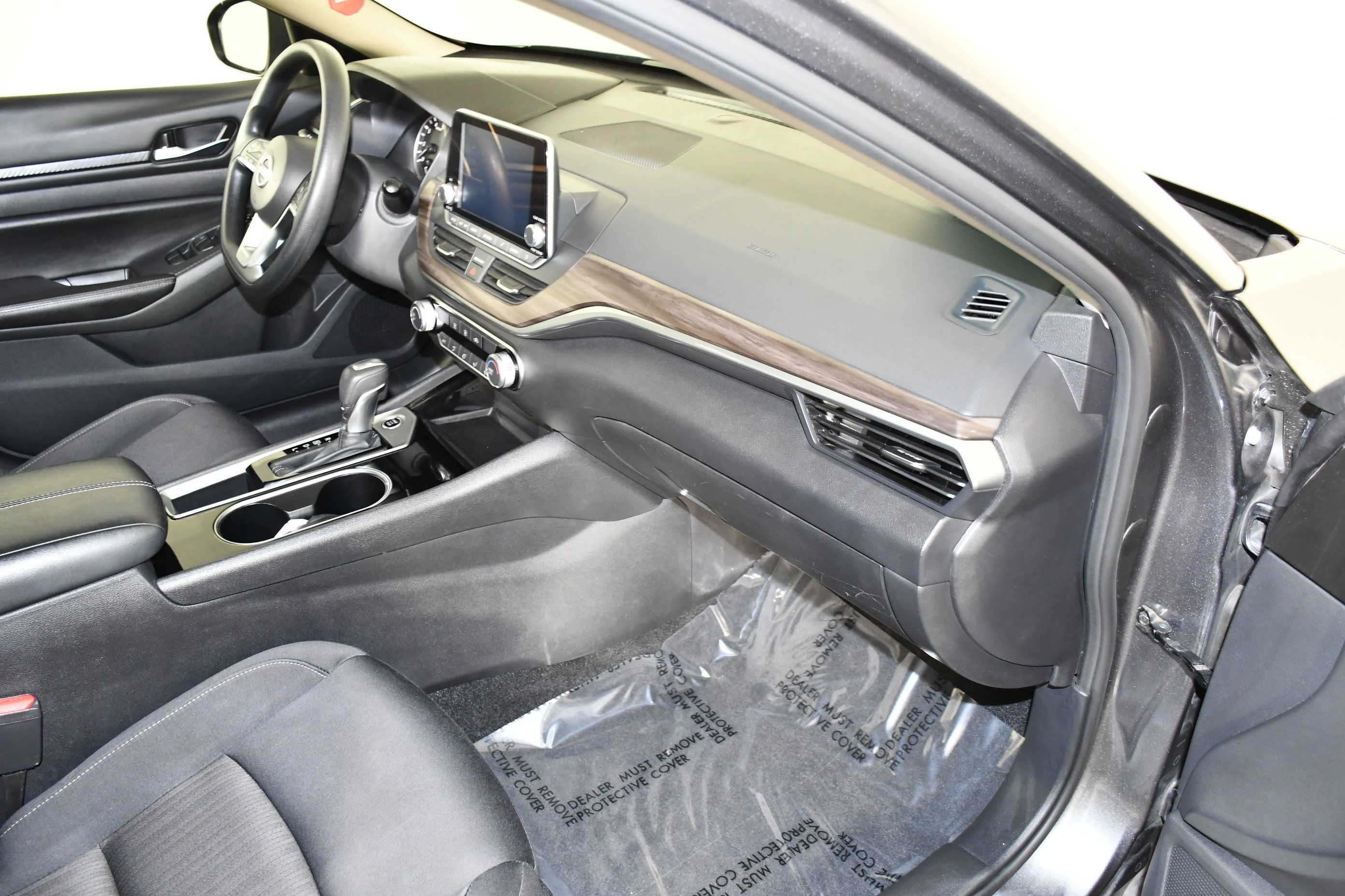 Used 2024 Nissan Altima 2.5 SV FWD image 40