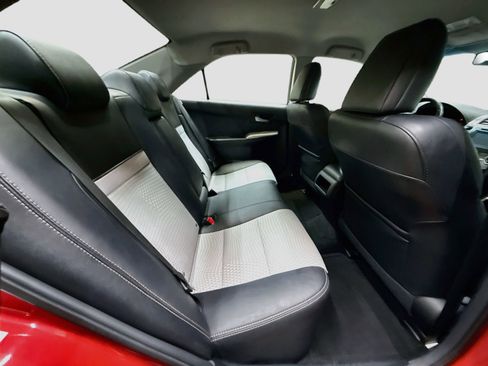 Used 2014 Toyota Camry SE FWD image 26