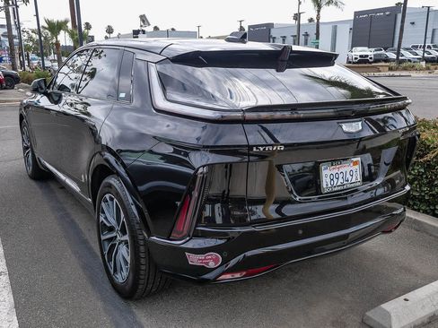 Used 2024 Cadillac Lyriq Sport AWD/4WD image 13