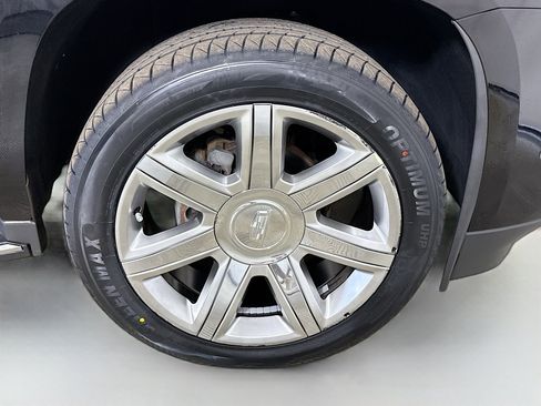 Used 2019 Cadillac Escalade ESV Luxury image 31