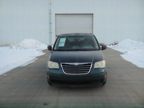 Used 2009 Chrysler Town & Country LX w/ PWR Convenience Group image 6