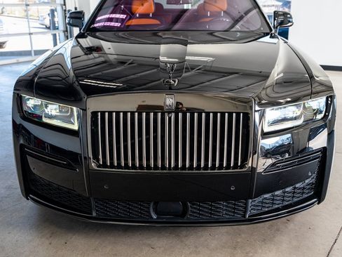 Used 2022 Rolls-Royce Ghost Black Badge image 16