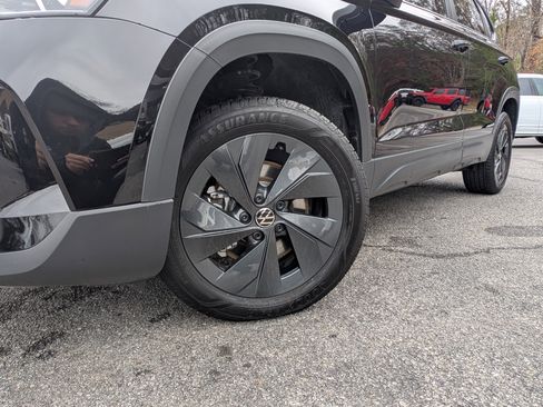 Used 2025 Volkswagen Taos S w/ Taos MDO Package image 32