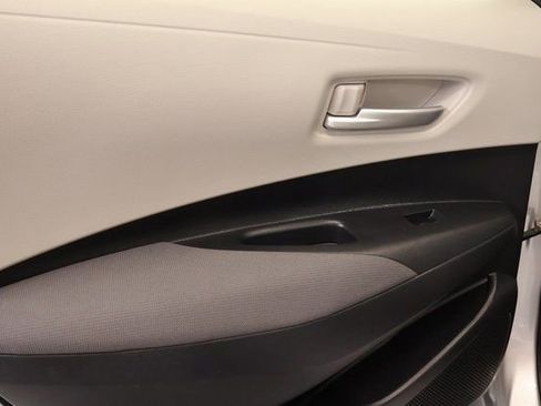 Used 2020 Toyota Corolla LE image 27