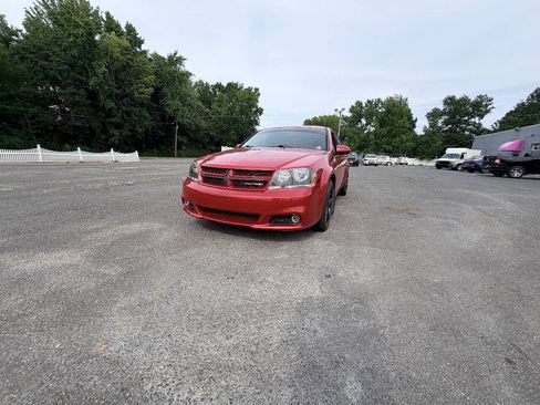 Used 2014 Dodge Avenger R/T w/ Sun/Sound Group FWD image 2