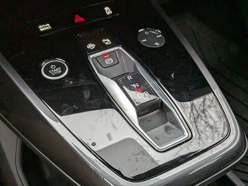 Used 2023 Audi Q4 e-tron Premium Plus w/ Premium Plus image 4