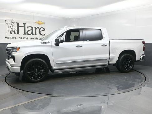 Used 2023 Chevrolet Silverado 1500 High Country w/ Technology Package AWD/4WD image 31