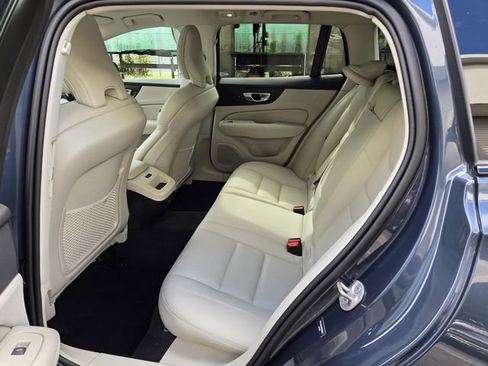 Certified 2024 Volvo V60 B5 Cross Country Plus w/ Protection Package Premier AWD/4WD image 13