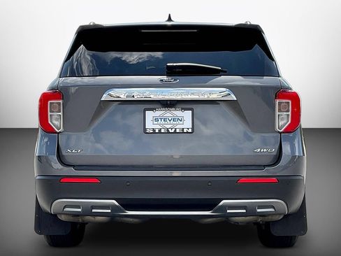 Certified 2023 Ford Explorer XLT w/ Equipment Group 202A AWD/4WD image 5