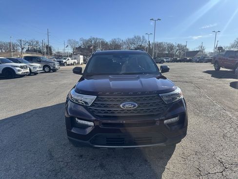 Used 2023 Ford Explorer XLT w/ Equipment Group 202A image 2