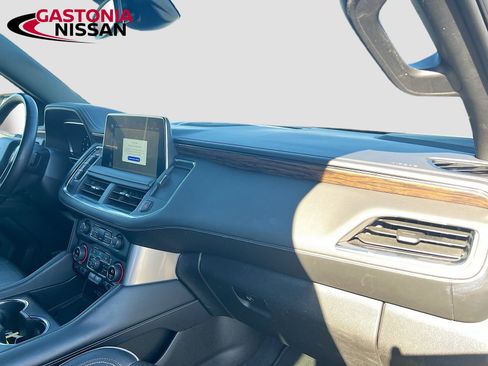 Used 2023 Chevrolet Suburban Premier image 39