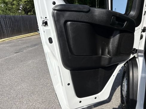 Used 2025 RAM ProMaster 2500 w/ U-Haul Equipment Group FWD image 11