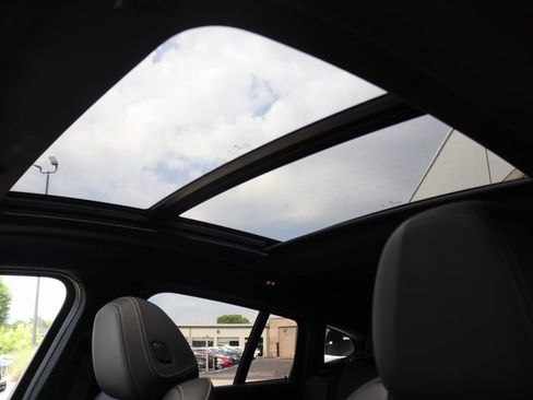 Used 2025 BMW X4 xDrive30i image 23