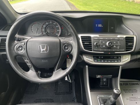 Used 2015 Honda Accord Sport image 7