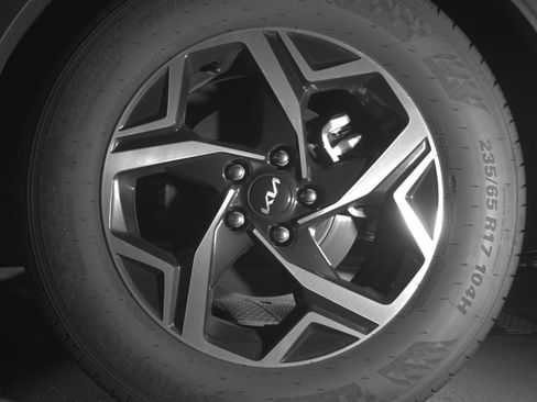 Used 2025 Kia Sportage LX FWD image 11