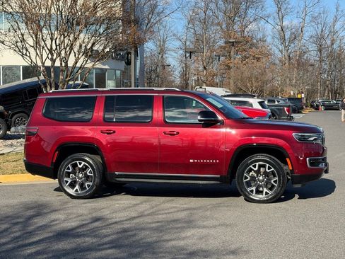 Certified 2024 Jeep Wagoneer Series III image 5